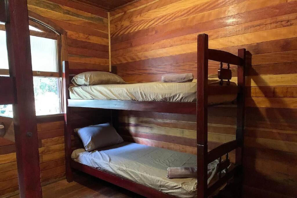 Confortavel Casa Com Lareira 10min Capivari Holiday home Campos do Jordao
