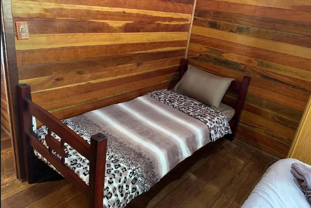 Confortavel Casa Com Lareira 10min Capivari Holiday home Campos do Jordao