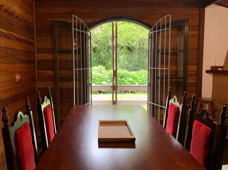 Confortavel Casa Com Lareira 10min Capivari * Campos do Jordao